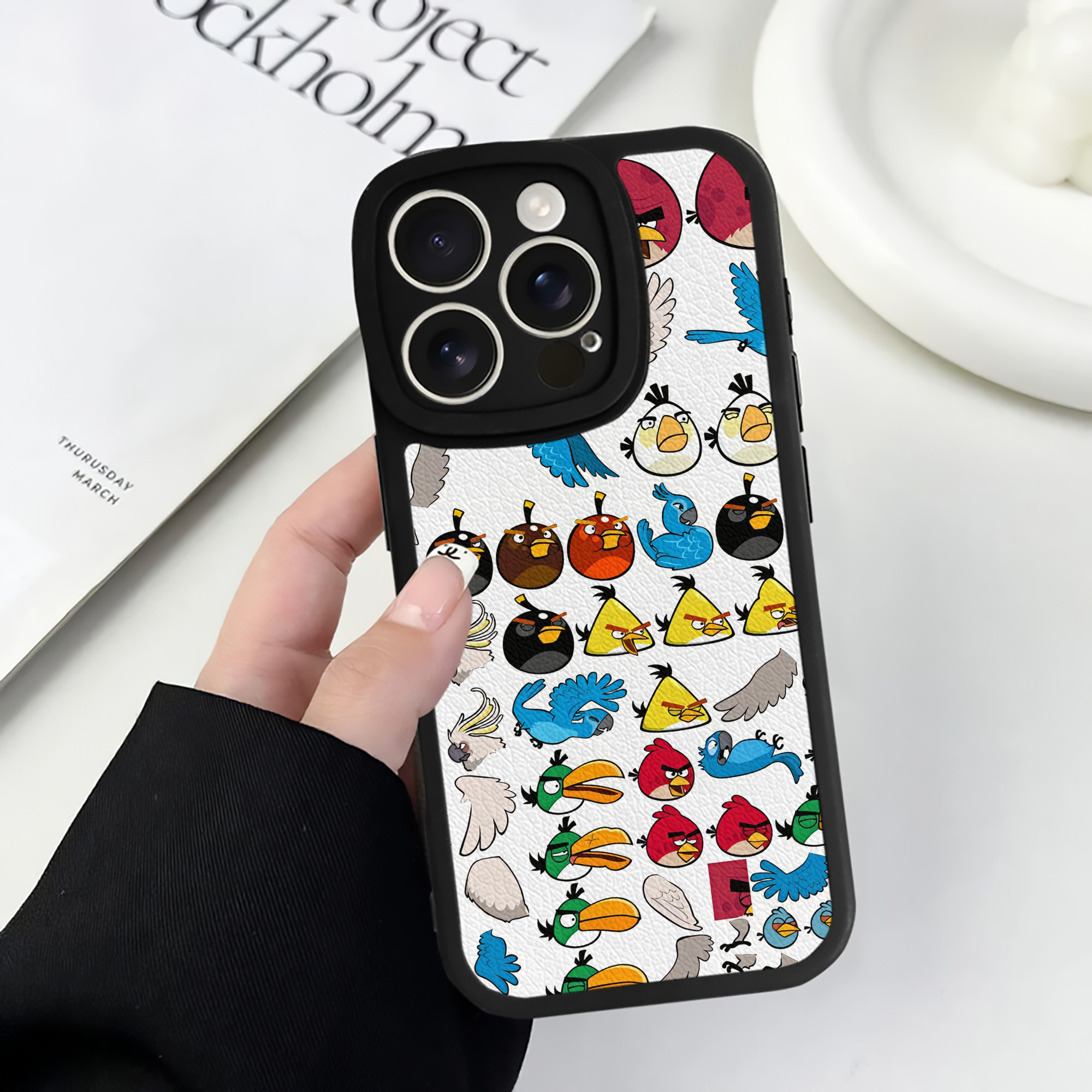（画像用） Angry Birds アングリーバード 【iPhone 16シリーズ対応】シリコンスマホケース（レザー調） 材質：シリコン